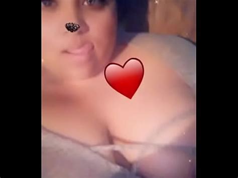 Enseñando su pussy mm rico XVIDEOS