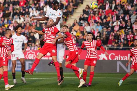 El Sevilla Se Inmola En Montilivi Con Protagonismo Absoluto De Nianzou