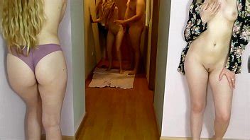 ME GRABO FOLLANDO CON MI VECINO MIENTRAS MIS AMIGAS ME ESPÍAN Y SE TOCAN XVIDEOS