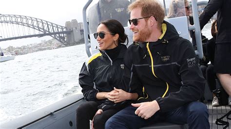 Meghan Markle Shocked By Prince Harrys Public Hug In Australia Hello