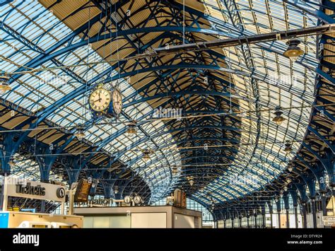 Brighton Station Clock Hi Res Stock Photography And Images Alamy