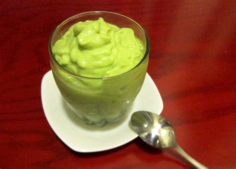 One shot: Avocado smoothie | Flavor Boulevard