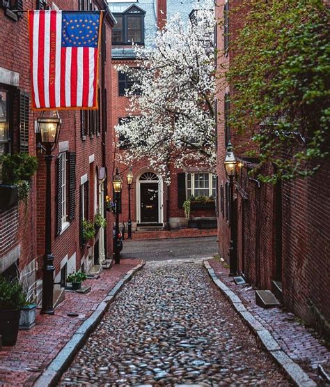 Boston.com on Instagram: "Spring in Beacon Hill 🌸 Photo by @heythereney ...