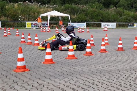 Aktuell U Ac Mayen Liefert Starke Leistung Beim Letzten Kart Slalom