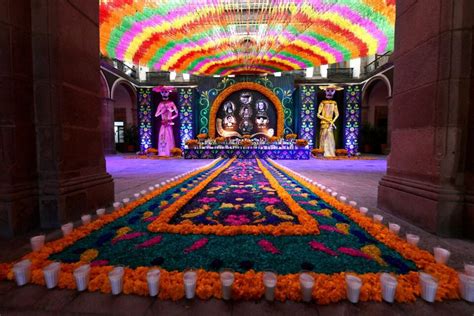 Exquisito Y Monumental Altar De Muertos En Palacio De Gobierno El