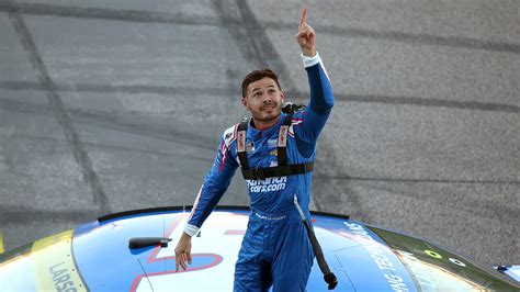 NASCAR: Kyle Larson wins at Kansas to make it 3 in a row | Fox News