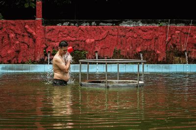 Ibadah Tahun Baru Imlek 2574 Di Vihara Gayatri Depok