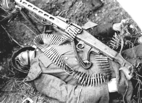 Dead German Mg 42 Gunner Date And Location Unknown 1100 X 600 R