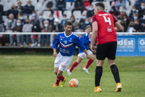 Photo Bixente Lizarazu Lors Du Match D Inauguration Du Stade Charles