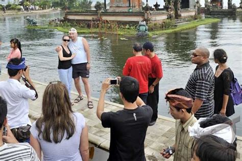 Turis Di Bali Menginap Paling Singkat Hari Antara News