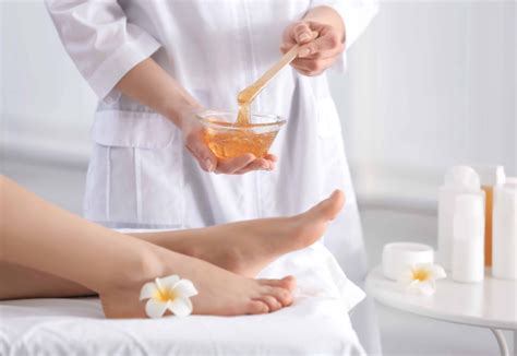 Bikini waxing ဆတ ဘလ