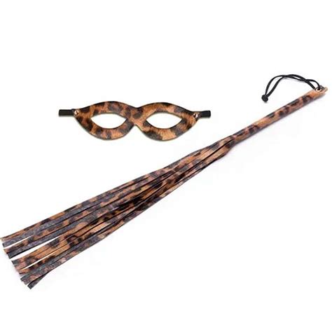 SEXY FANTASY Kit Chicote e Máscara Tiazinha Cor Onça Lust of Love Sex Shop Online