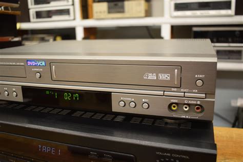 Samsung DVD-VHS Player Recorder - Model: DVD-V2000 | Vintage Audio Exchange