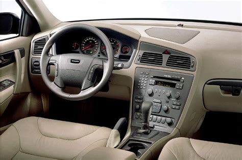 2001-07 Volvo V70/XC70 Consumer Guide Auto, 49% OFF