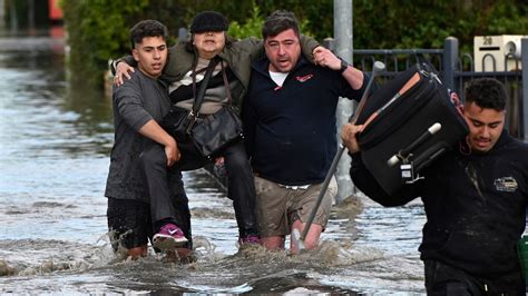 Major Floods In Australia S Southeast Cut Off Inland Towns 4th This