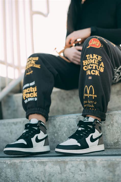 Nike Air Jordan Red and Black · Free Stock Photo