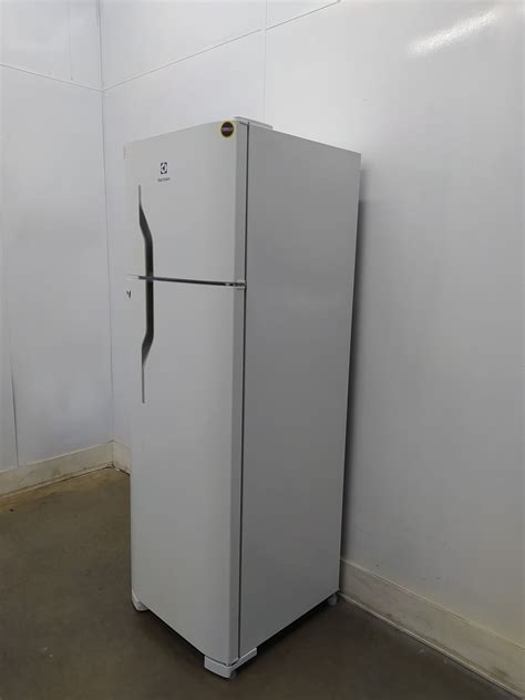 Refrigerador Electrolux Dc A Duas Portas Cycle Defrost L Dc A