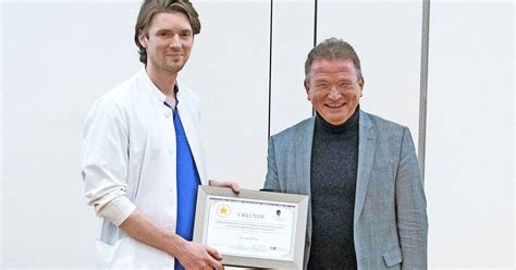 Uniklinikum in Homburg PJ Lehrpreis für Dr Lukas Pillong