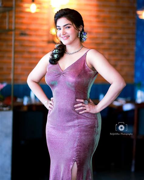 Honey Rose Looking Gorgeous In Shiny Dress Telugu Rajyam Photos