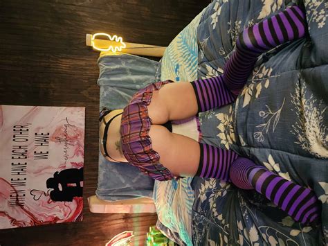 Purple Skirt 14 Nude Pics XHamster