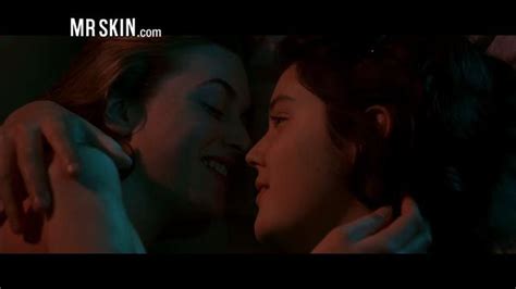 Lesbian Liplock Kate Winslet Melanie Lynskey In Heavenly Creatures