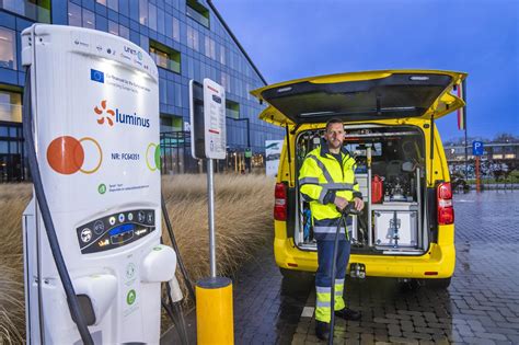 Dvo Luminus Klanten Met Elektrische Wagen Snel Onderweg Na Lege