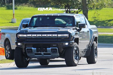 2024 Hummer EV Pickup Gets Bedslide Power Tonneau Package