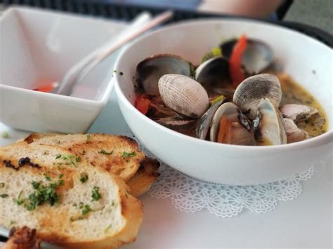 Fins Bistro - 110 Photos & 225 Reviews - Seafood - 301 Front St N ...