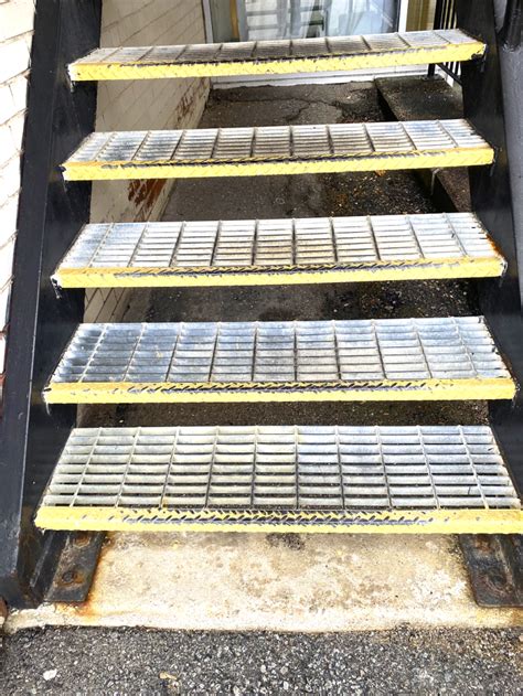 Fiberglass Frp Stair Tread Covers Revitalize Old Stairs National Grating