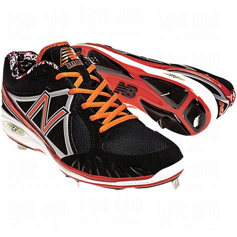 New Balance Mens MB3000 Low Metal Baseball Cleats | BaseballSavings.com