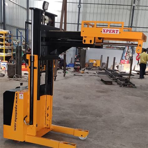 Battery Reach Stacker With Crane Capacity 1Ton Xpert Material Handling