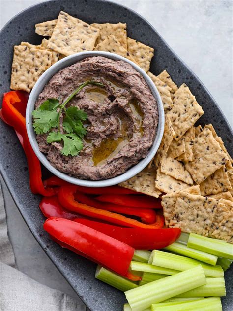 Black Bean Hummus | The Recipe Critic