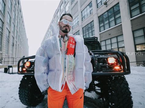 Papá de J Balvin revela sin querer el nombre de su nieto