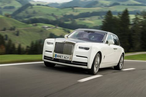 Rolls Royce Phantom : Rolls Royce Phantom Viii Gets New Look From ...