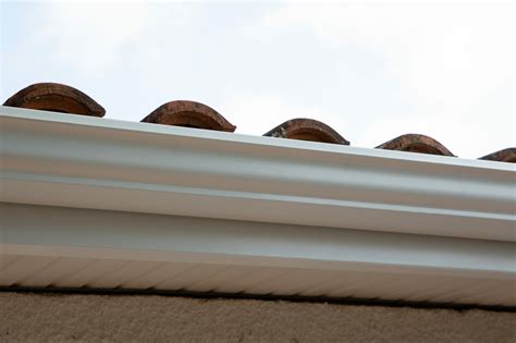 Seamless Gutters Vs Traditional Which One Is Better Smart Florida Gutters