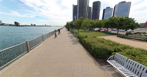 Detroit RiverWalk & Dequindre Cut - Terrain360