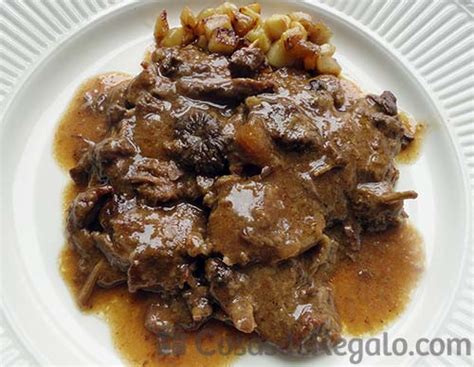 Fricand De Ternera Carne Y Setas Para Un Plato Delicioso