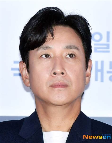 마약 내사 배우이선균‥의혹 하루만에 “수사 성실히 임할 것” 작품들 어쩌나 종합 손에 잡히는 뉴스 눈에 보이는 뉴스 뉴스엔