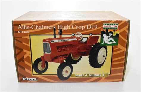 116th Allis Chalmers D 19 High Crop Tractor National Farm Toy Museum