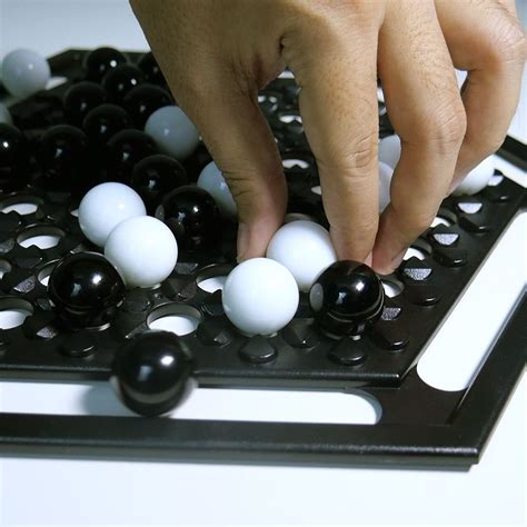 Abalone - Board Game Night | Official Site