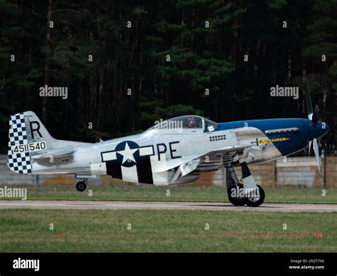 The North American P-51 Mustang during an air show Stock Photo - Alamy