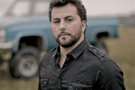 Tyler Farr Off to a ‘Hot’ Start in Country (VIDEO)