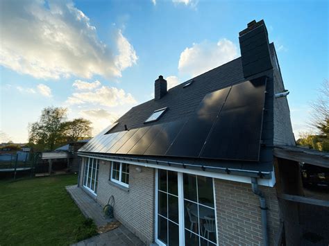 Zonnepanelen Op Een Leien Dak In Kontich Antwerpen Energea Solutions