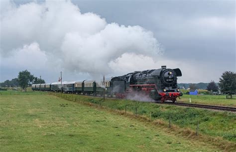 Lieren Loc 44 1593 Met Reizigerstrein 4 Naar Apeldoorn Flickr