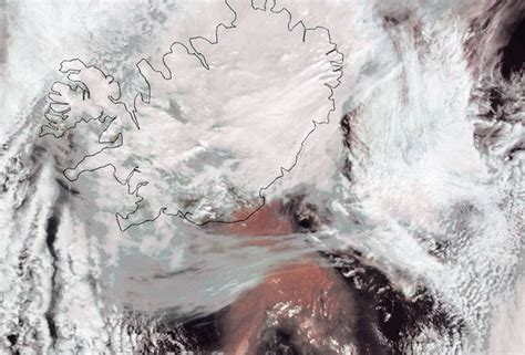 ÉRUPTION DU VOLCAN GRIMSVÖTN Plus de 250 vols déjà annulés et des