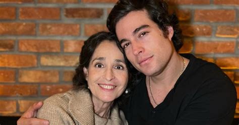 Danilo Carrera celebra su cumpleaños con la mejor noticia su mamá