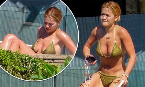 Rita Ora Soaks Up The Sun In Tiny Bikini At Sydney Home After Hotel Quarantine Daily Mail Online