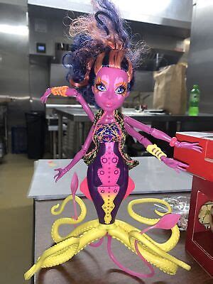 Monster High Doll KALA MERRI Great Scarrier Reef Purple Sea Creature