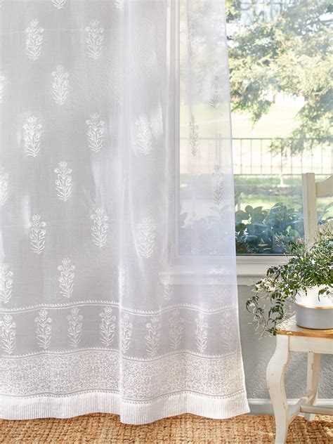 10 Dining Room Curtain Ideas That Will Transform Your Space Saffron