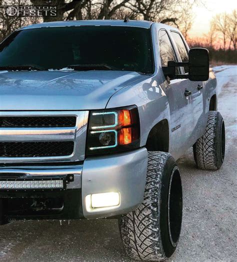 2011 Chevrolet Silverado 1500 With 22x14 70 Fuel Maverick D538 And 305